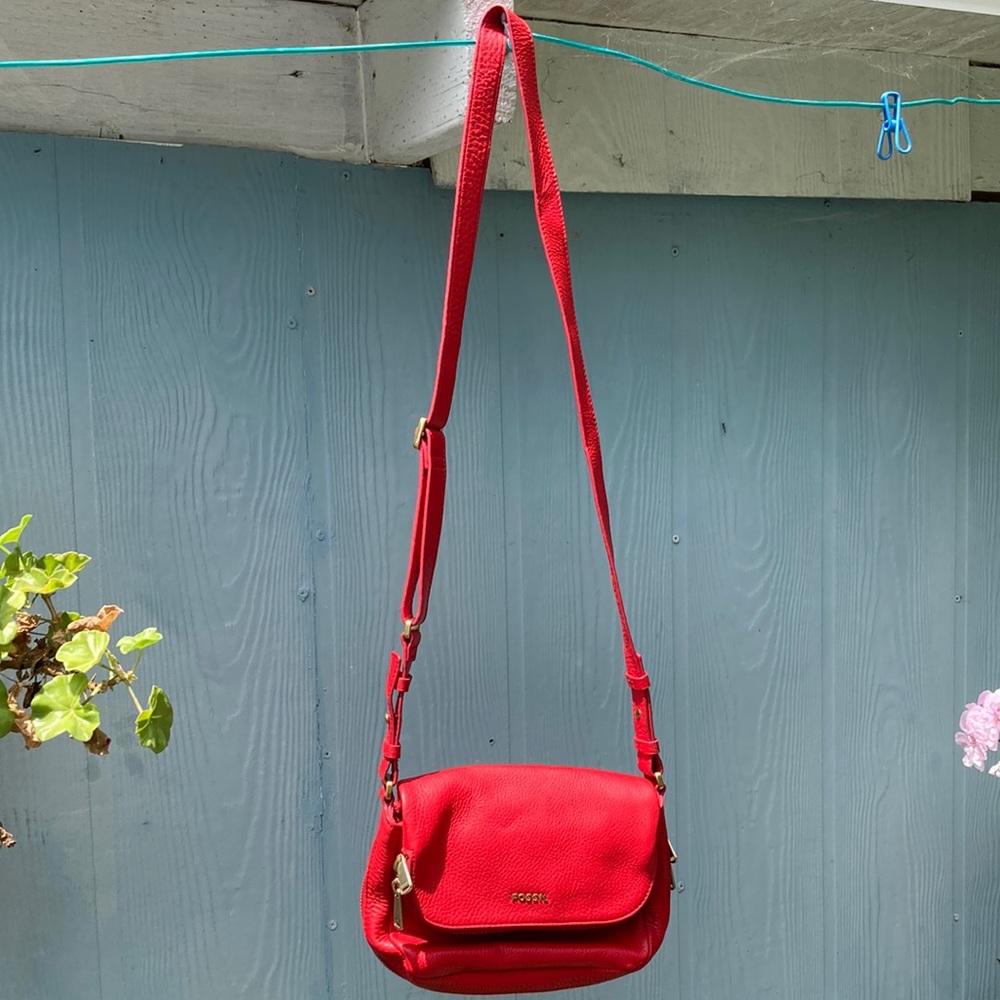 Red Fossil hand bag